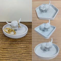 Highland Cow Ring Holder with Circular Dish Scottish Cow Statue Wedding Engagement Holder Calf Jewelry Organizer Stand